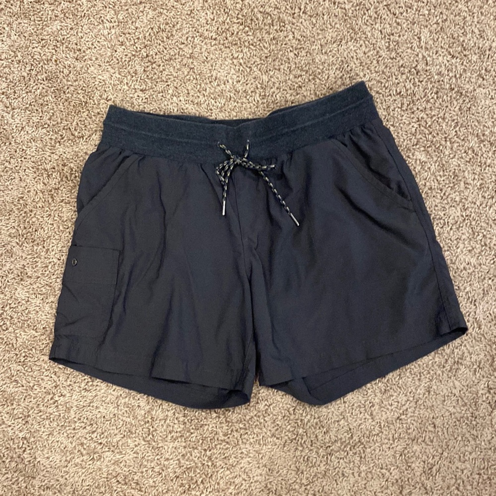 Womens Columbia shorts XL